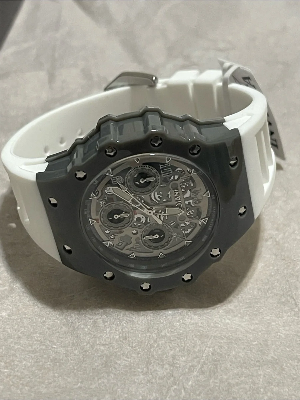 Invicta Racing Apexium Unisex Watch - 41mm, Grey & White (69618) new